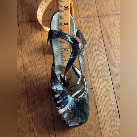 70s Vintage Terry De Havilland SnakeSkin Platform Pumps Sz 6.5 - Picture 8 of 16